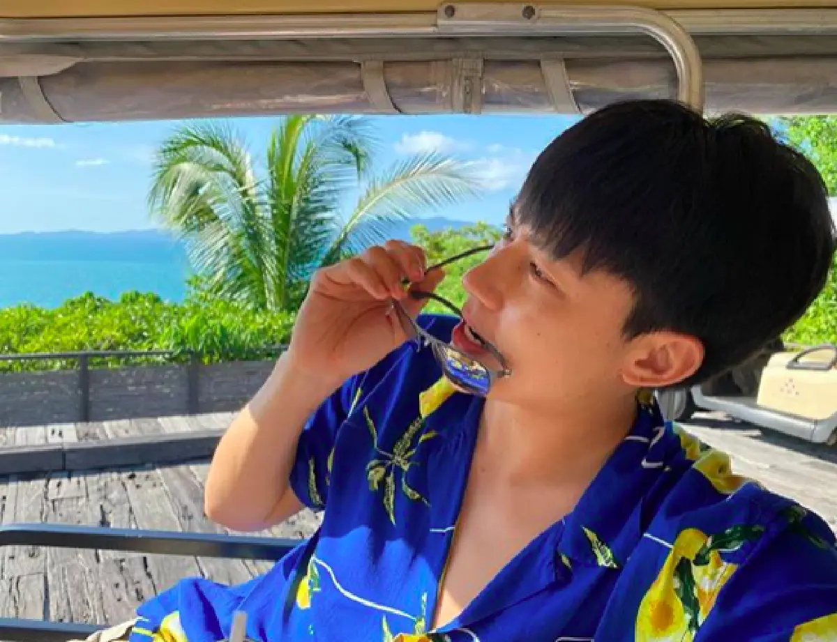 โมเมนต์ครอบครัวอบอุ่น! ”คิมเบอร์ลี่" ควง "หมาก ปริญ" เที่ยวสมุยกับที่บ้าน