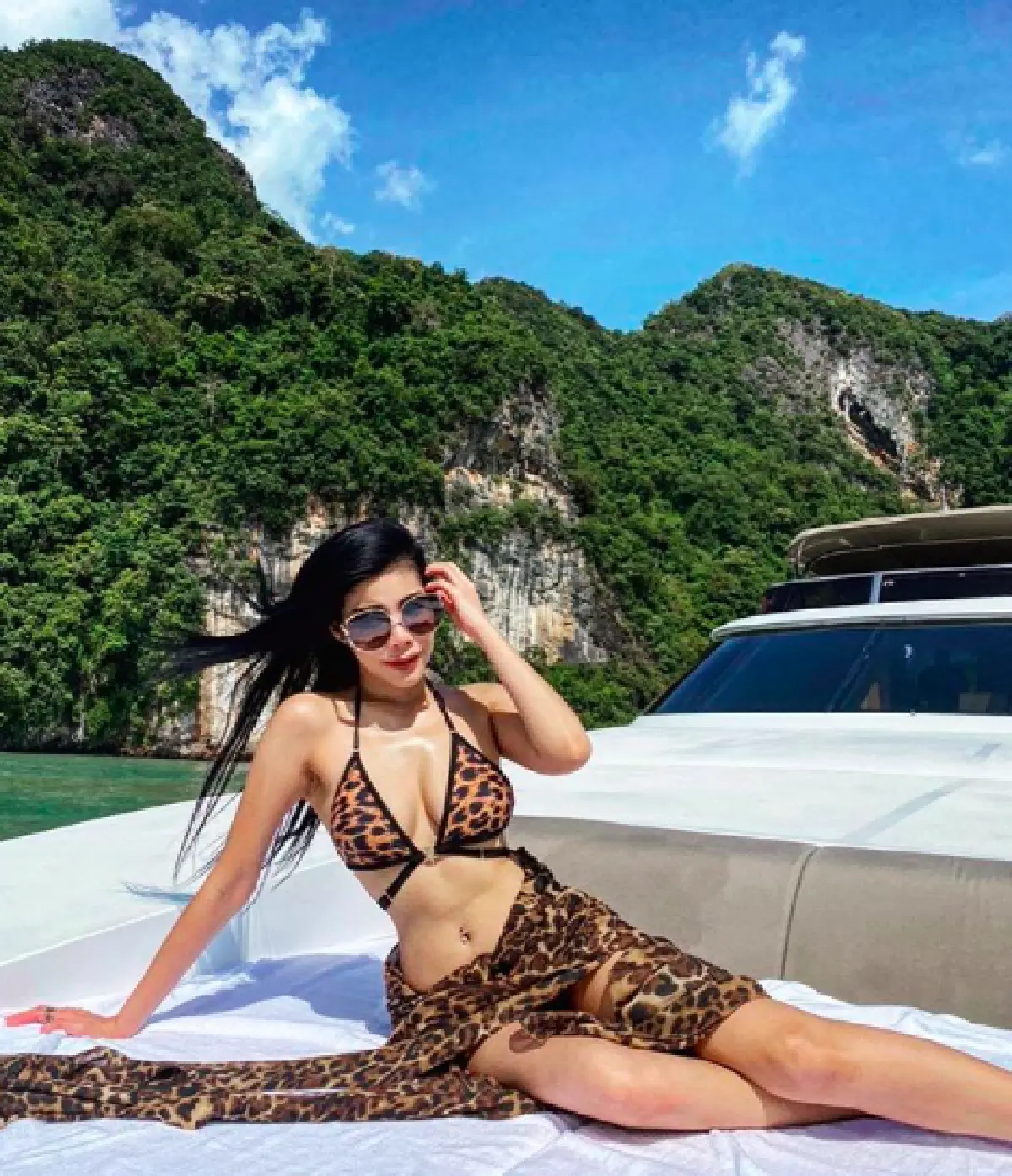 “แหวนแหวน” จัดชุดว่ายน้ำเผยหุ่นแซ่บทะเลเดือด พร้อมอวดเอวมด 20.9 นิ้ว