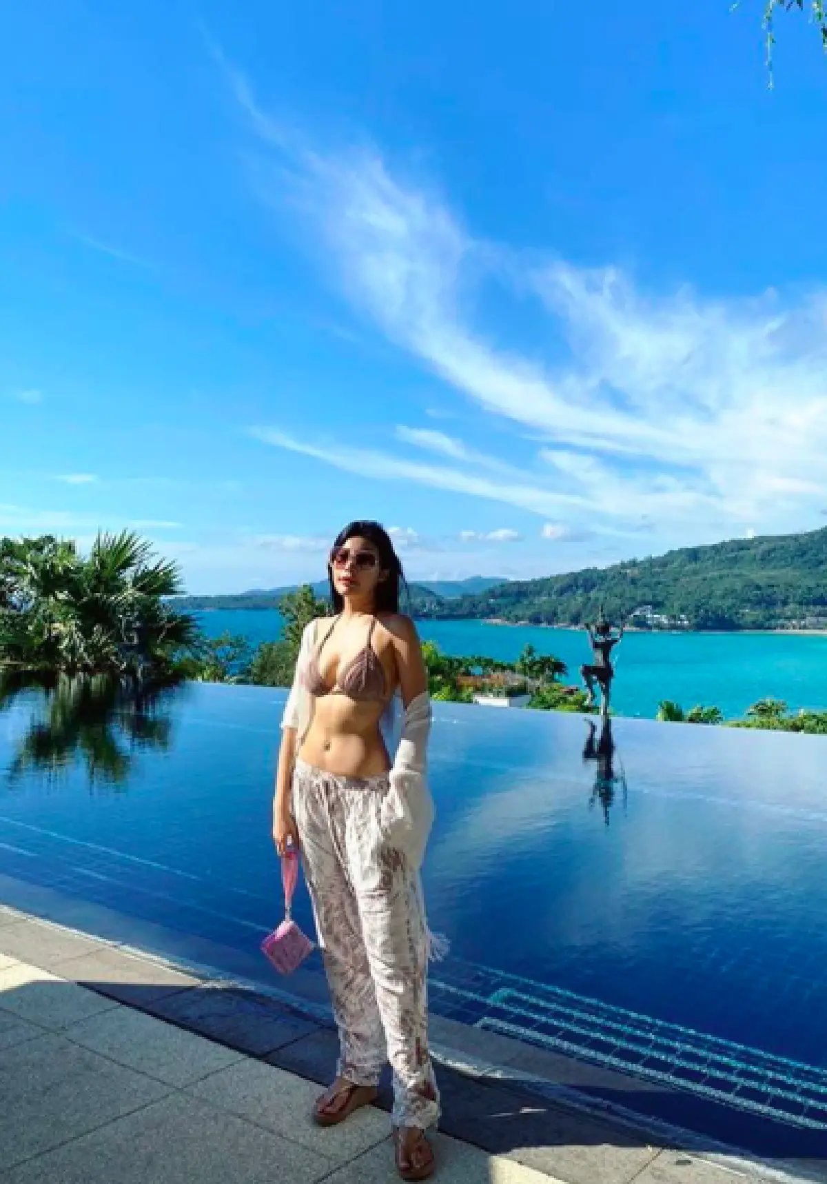 “แหวนแหวน” จัดชุดว่ายน้ำเผยหุ่นแซ่บทะเลเดือด พร้อมอวดเอวมด 20.9 นิ้ว