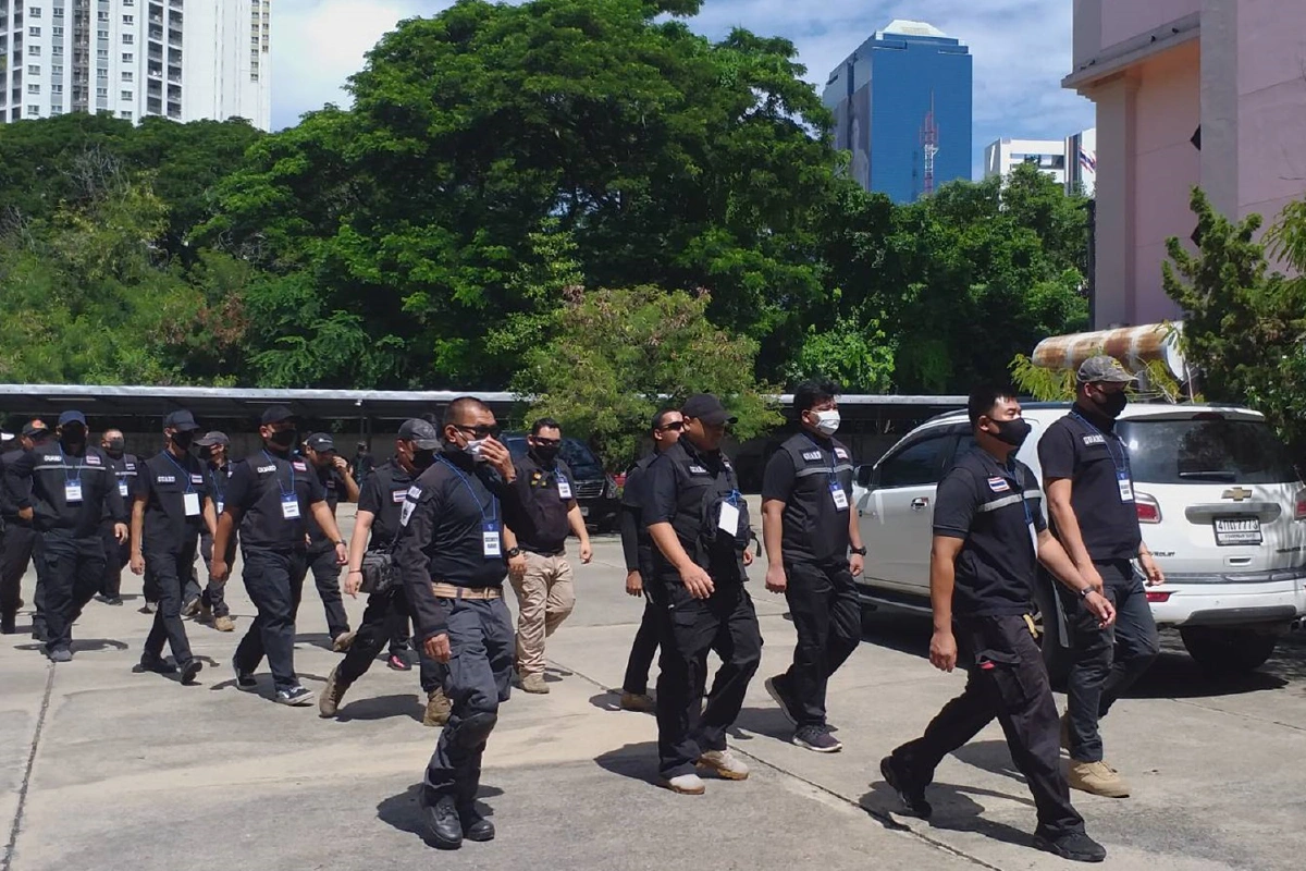 รื้อถอนเต็นท์รถย่านรัชดา ไม่จ่ายค่าเช่านานร่วม20ปี