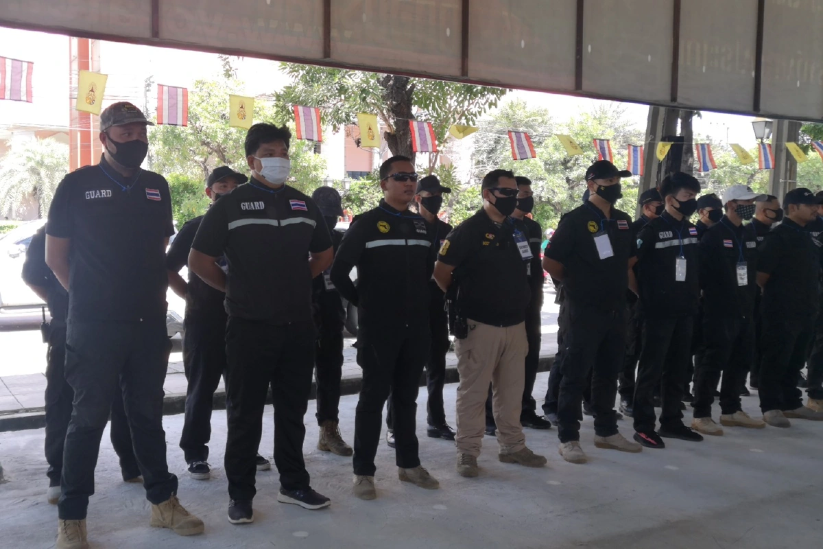 รื้อถอนเต็นท์รถย่านรัชดา ไม่จ่ายค่าเช่านานร่วม20ปี