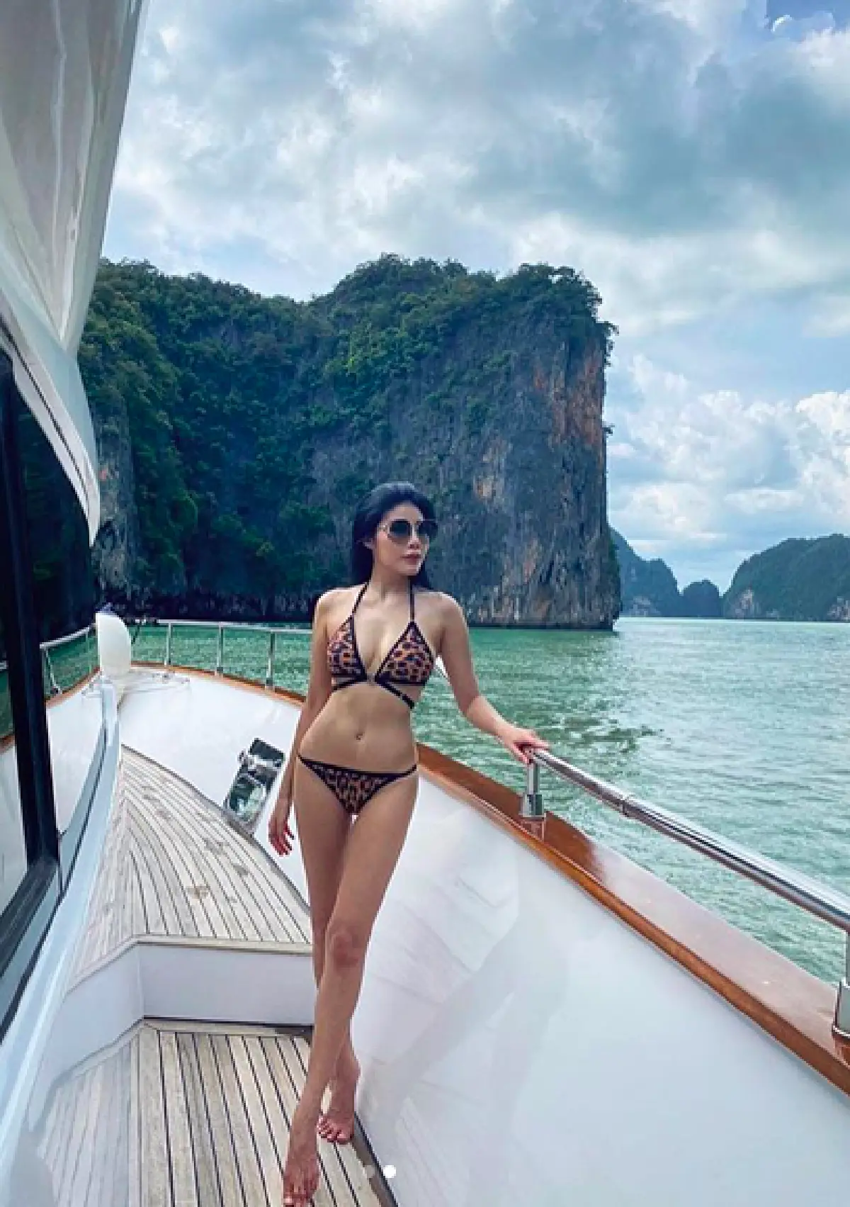 “แหวนแหวน” จัดชุดว่ายน้ำเผยหุ่นแซ่บทะเลเดือด พร้อมอวดเอวมด 20.9 นิ้ว