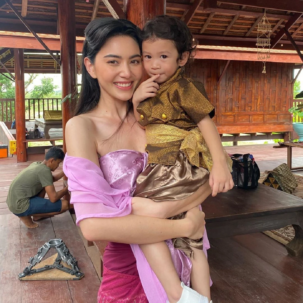 น้องโพธิ์ เขินหนักมากขโมยจุ๊บ ใหม่ ดาวิกา สีหน้าผิดกับตอนอยู่กับแม่แอน