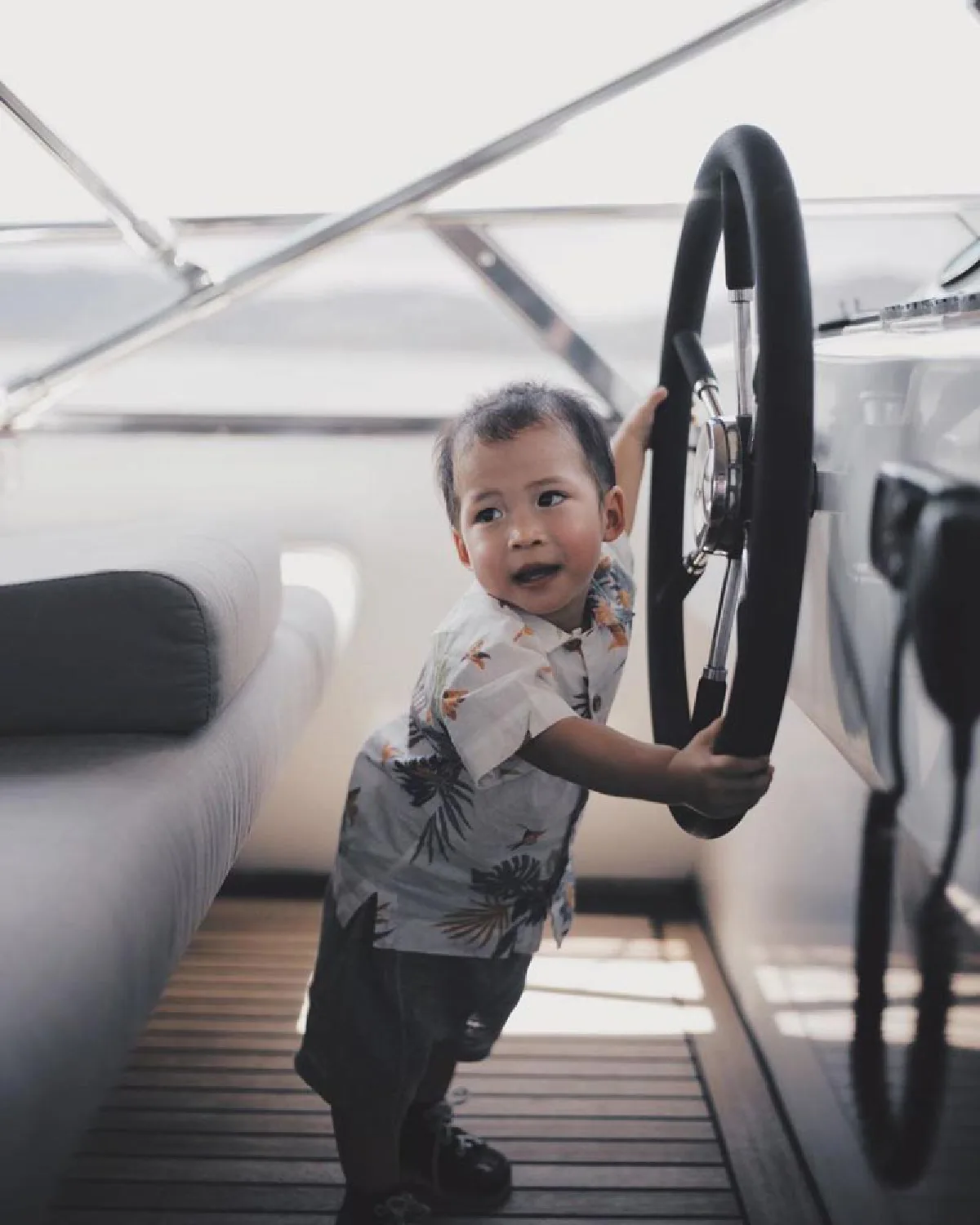 วันเกิด 30 ปี! มาร์กี้ ราศรี สามีใจป้ำเหมาเรือยอชต์ฉลองดื่มด่ำกลางทะเล 