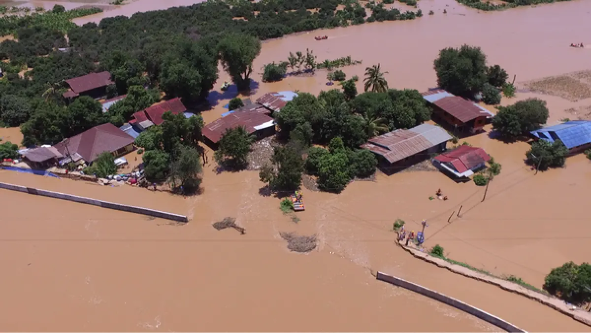 เปิดภาพมุมสูงน้ำท่วมสุโขทัย 3อำเภอยังอ่วม!