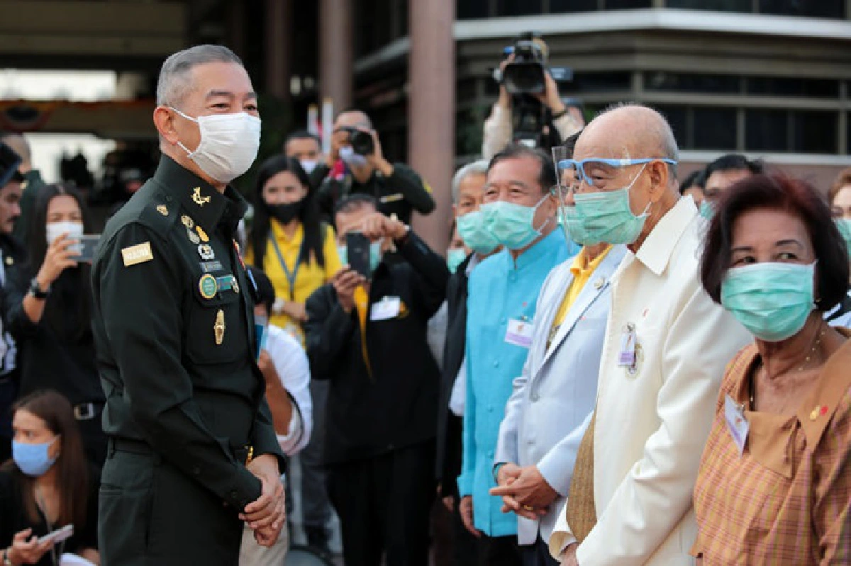 หูย! "บิ๊กแดง"อุทานหลังถูกถามข่าวรัฐประหาร