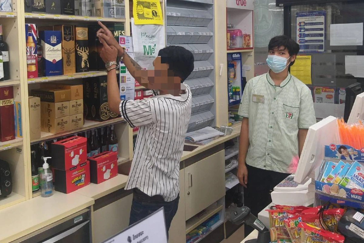 ตำรวจตามรวบคนร้ายชิงทรัพย์ร้านสะดวกซื้อกลางซอยสุขุมวิท62