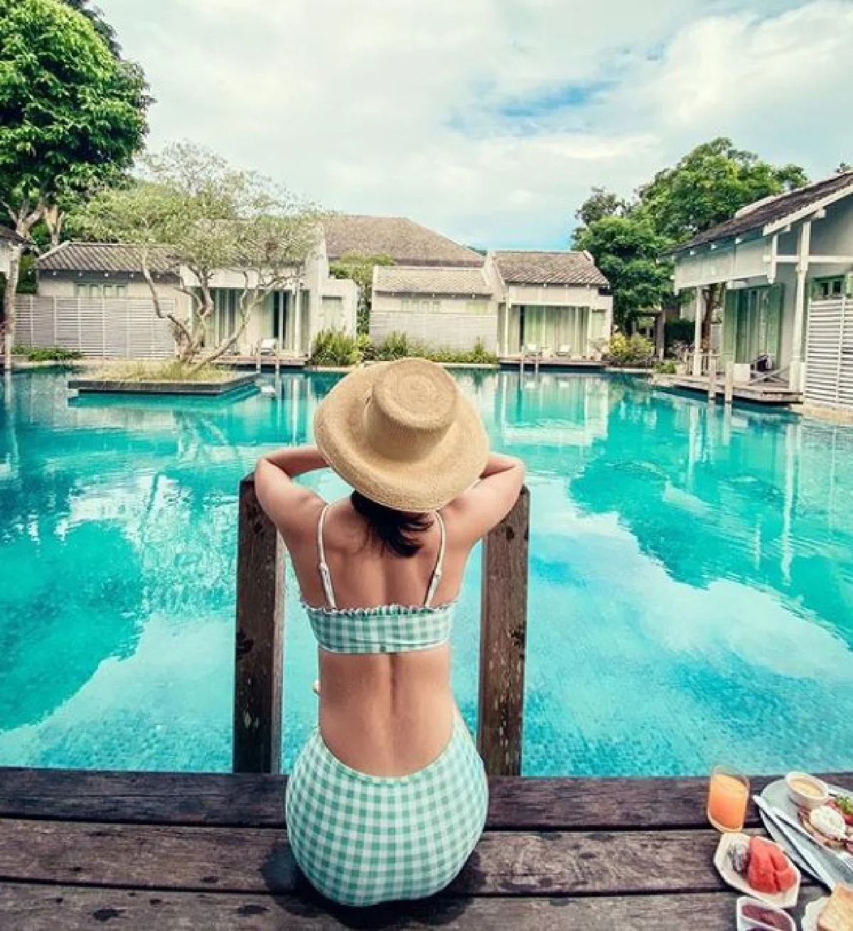 เซ็กซี่นานๆที แพนเค้ก เขมนิจ นุ่งทูพีซเล่นน้ำเริงร่ากันหลานๆ 