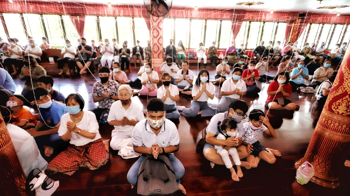 พระอาจารย์อ๊อดอธิษฐานจิตนั่งปรกปลุกเสกเดี่ยว"ไอ้ไข่"