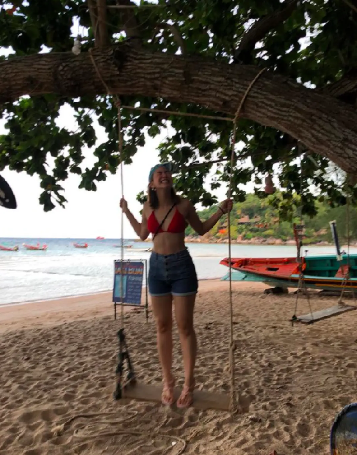 "มิ้น เอเอฟ" จัดเต็มความเซ็กซี่ ปล่อยของแบบไม่มีกั๊กในชุดว่ายน้ำตัวจิ๋วสีแดง