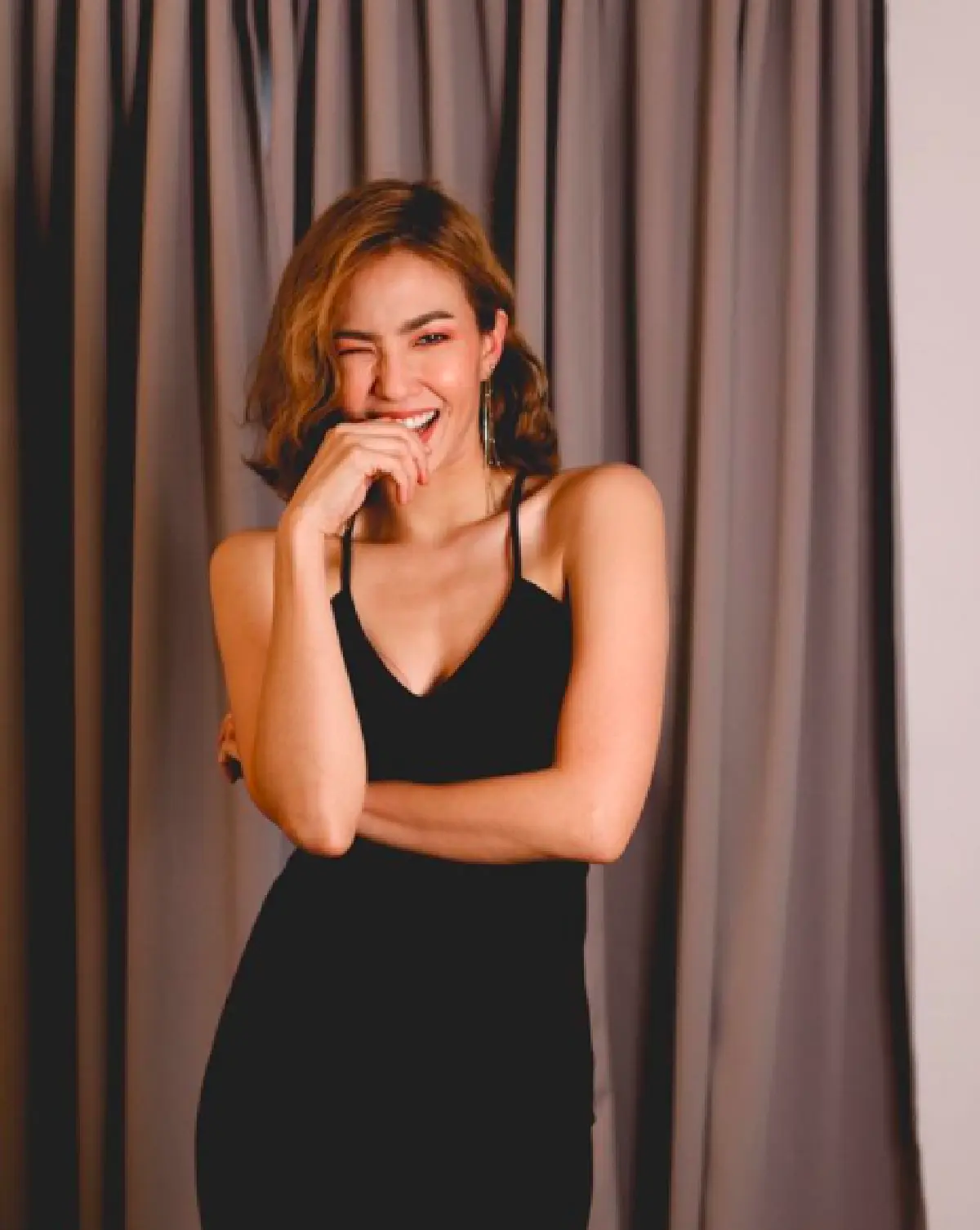 "มิ้น เอเอฟ" จัดเต็มความเซ็กซี่ ปล่อยของแบบไม่มีกั๊กในชุดว่ายน้ำตัวจิ๋วสีแดง