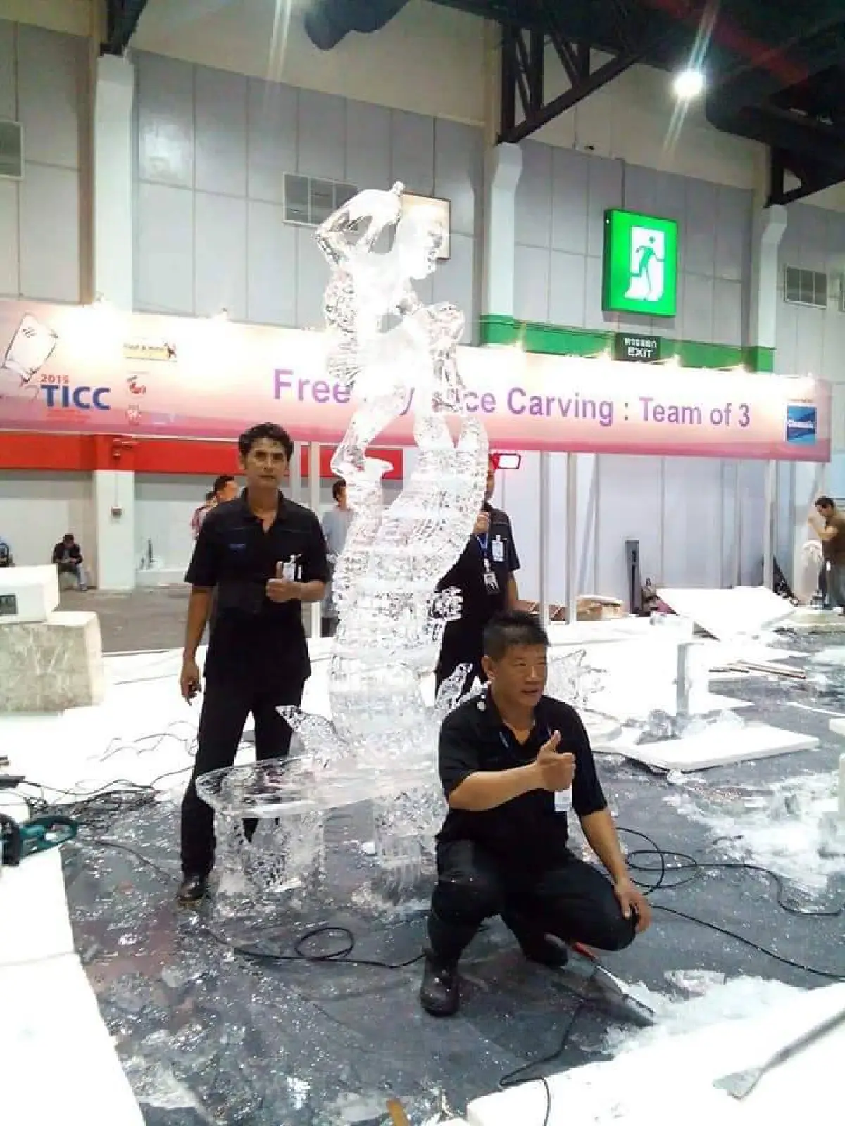 ‘ช่างหนุ่ย’ แชมป์แกะสลักผู้มาจากรปภ.