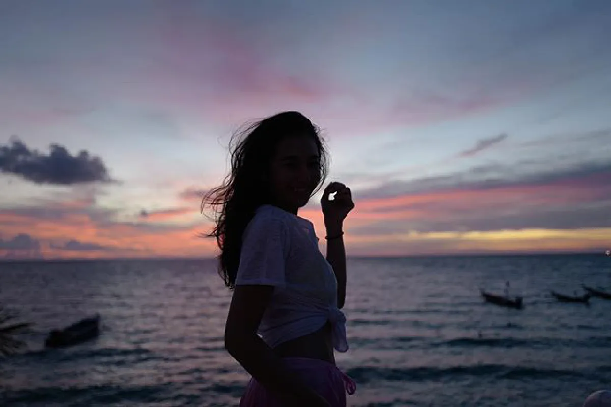 เบลล่า บ่นเหนื่อยมาก เวียร์ จัดทริปพาขึ้นเขา-ลงทะเลชมวิวสวยที่เกาะเต่า