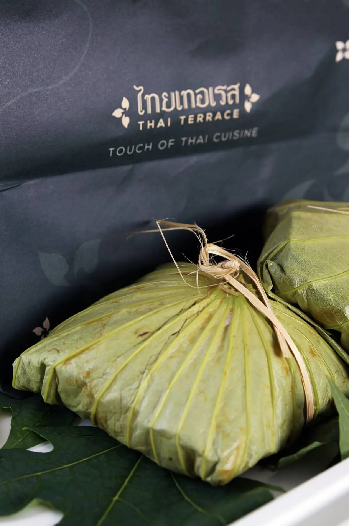 ข้าวคลุกห่อใบบัว อร่อยครบเครื่อง รสชาติไทยแท้