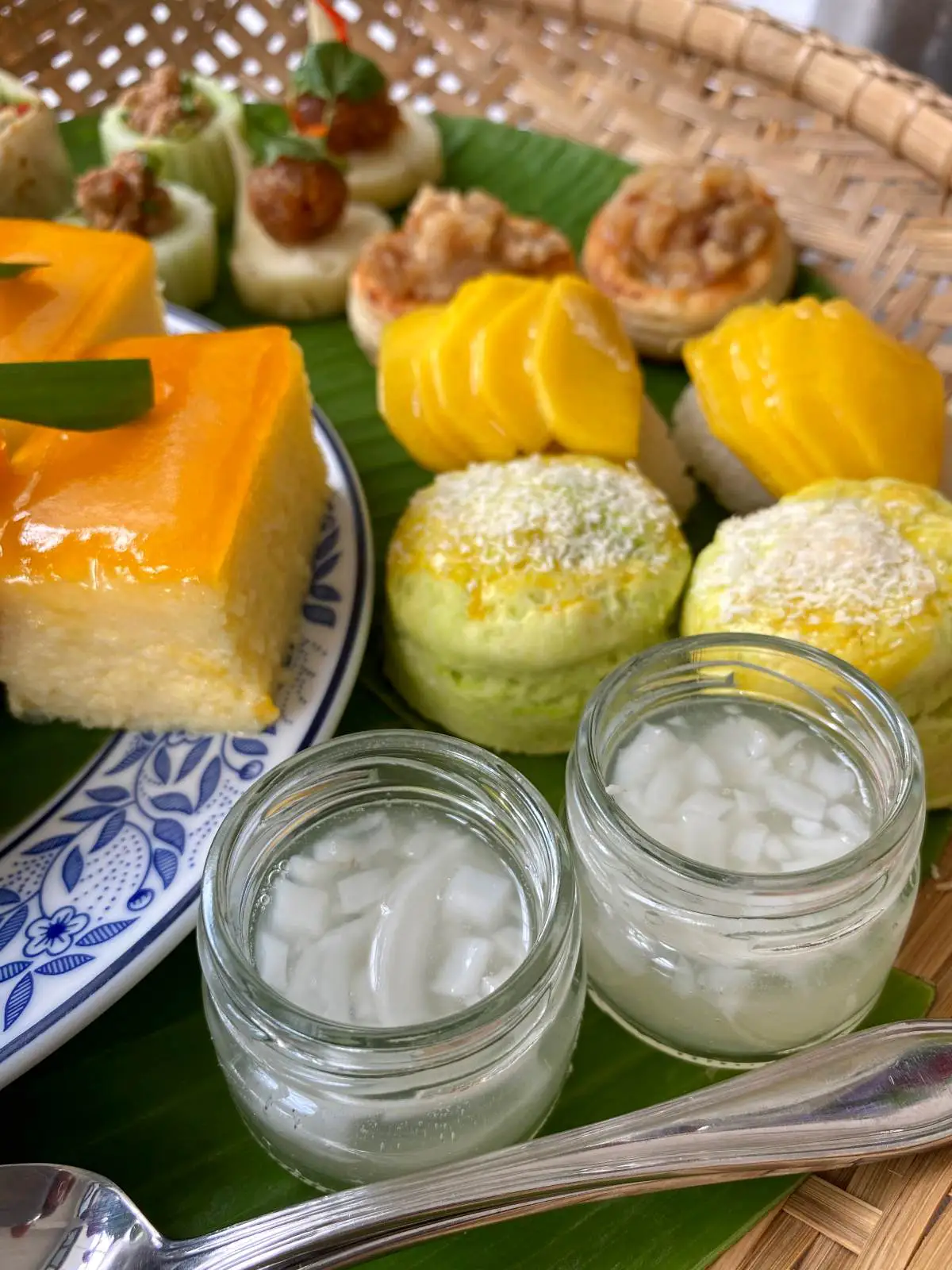 ลิ้มรสของดีประจำเมือง 'หัวหิน' พร้อมจิบชายามบ่าย เคล้ากลิ่นอายตะวันตก