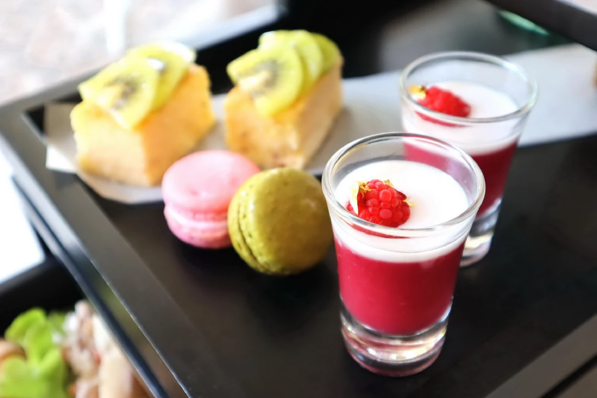 ลิ้มรสของดีประจำเมือง 'หัวหิน' พร้อมจิบชายามบ่าย เคล้ากลิ่นอายตะวันตก