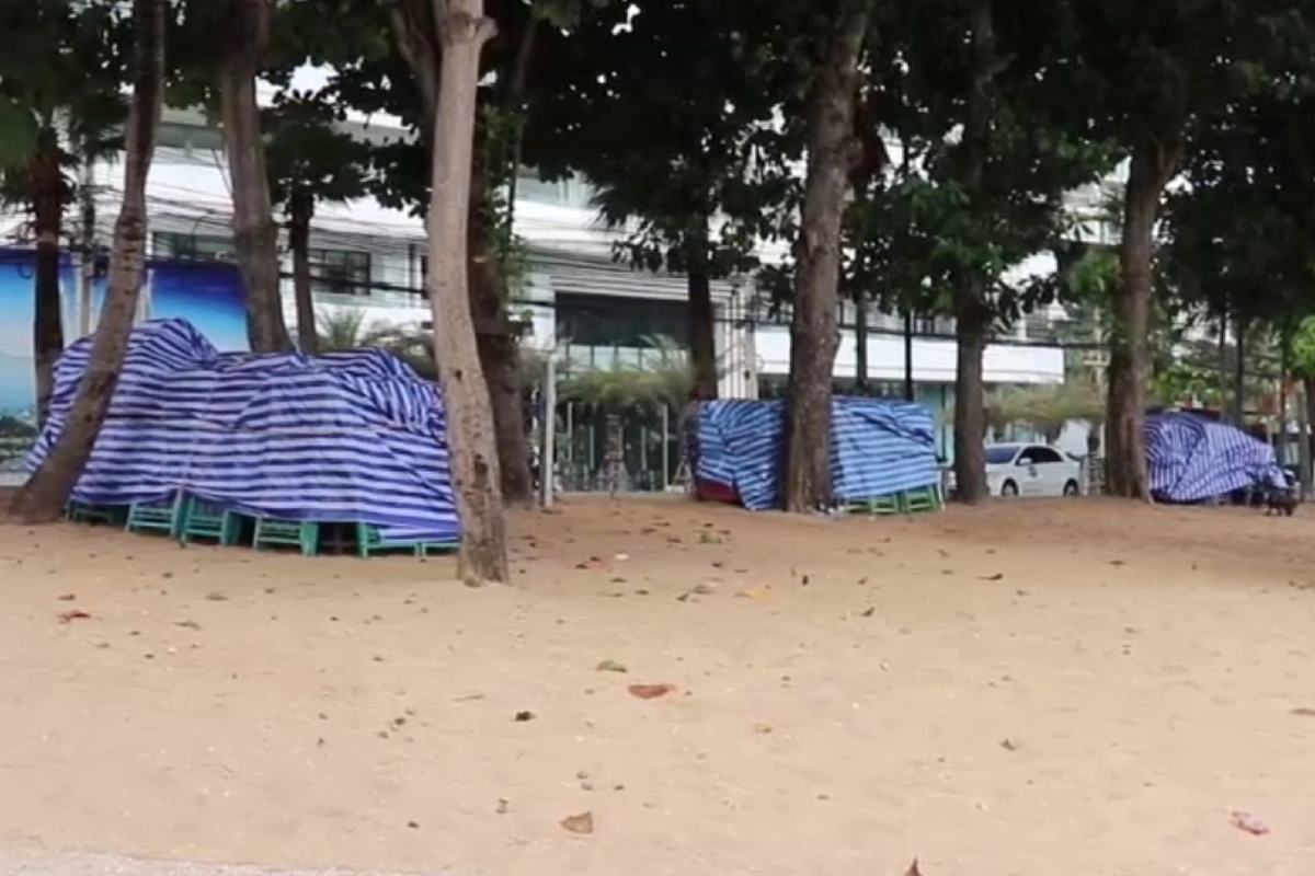 เมืองพัทยาสั่งผู้ประกอบการร่มเตียงไล่นักท่องเที่ยวหยุดกิจการ15วัน