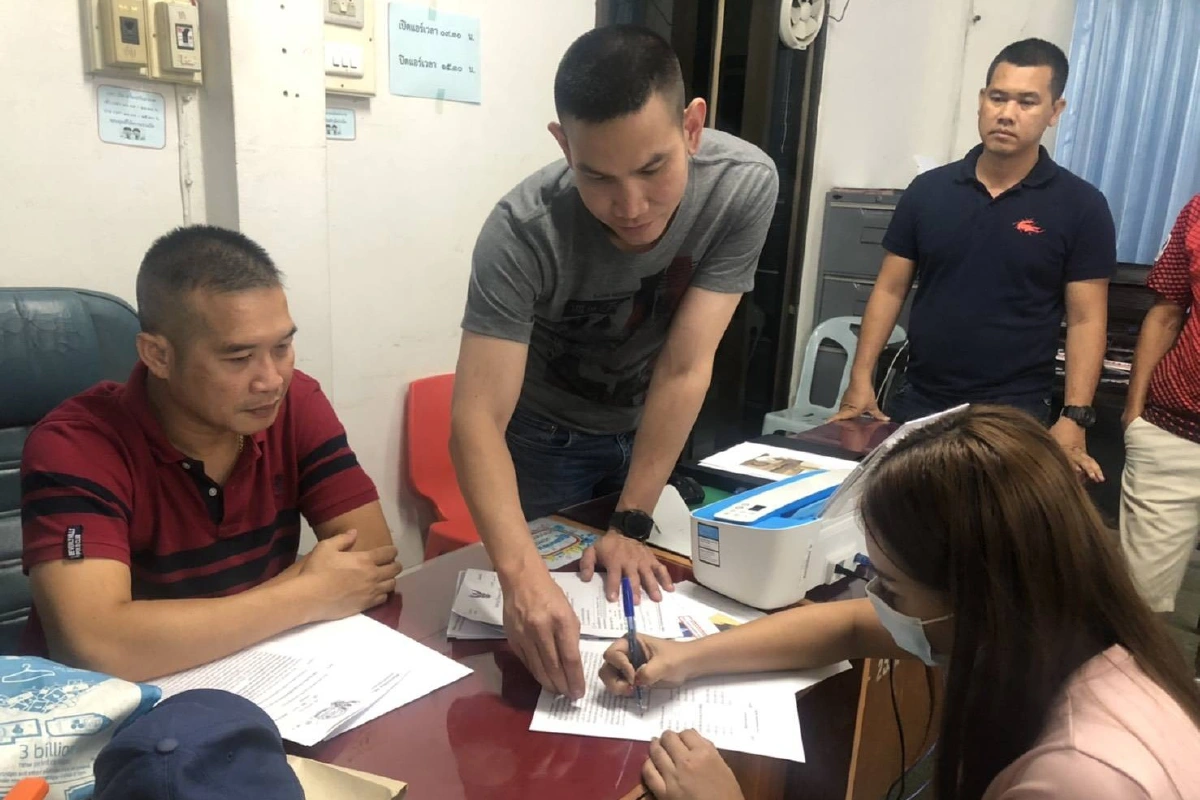 ปคบ.รวบสาวแสบร่วมต่างชาติหลอกขายถุงมือยางใช้ไทยแหล่งฟอกเงิน