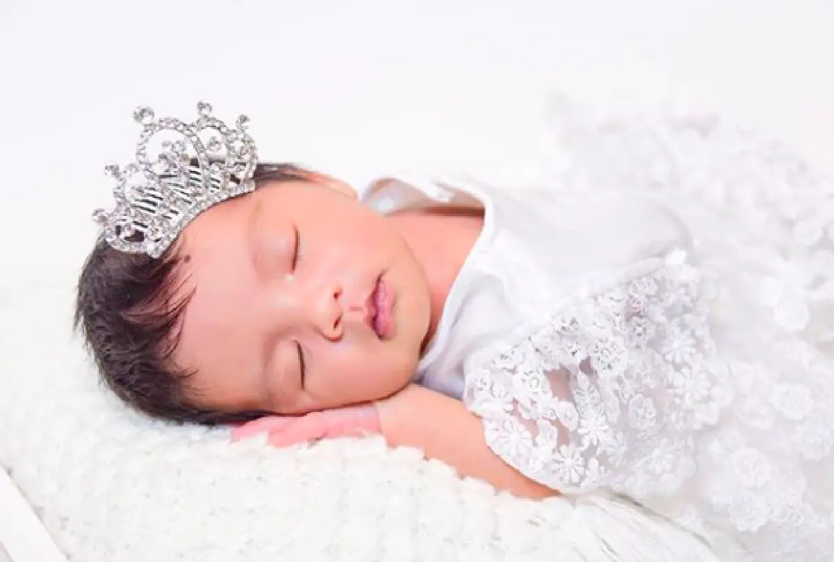 น่ารักทุกภาพ! “ใบเตย” พาลูกสาว “น้องเวทย์มน” ถ่ายแบบแรกเกิดในสไลต์ต่างๆ