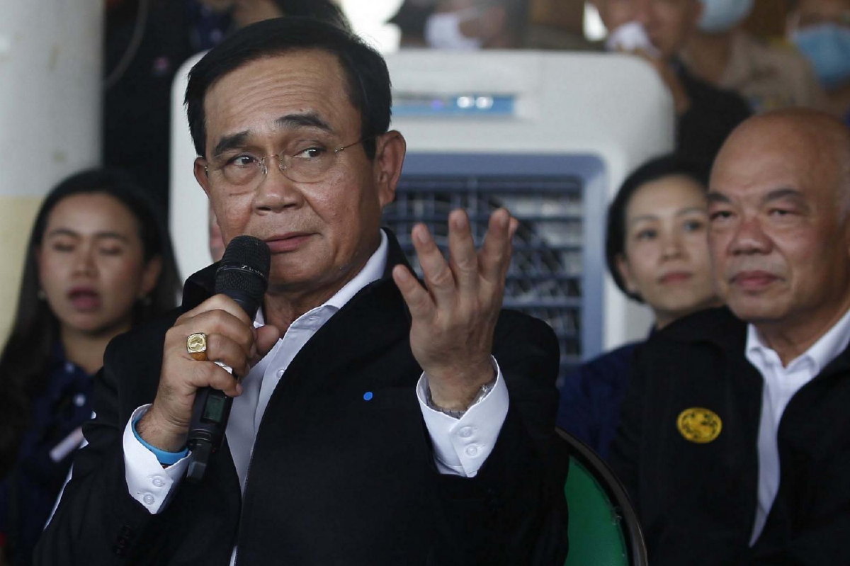 ทำตามกฎจราจร! "บิ๊กตู่" ห่วงประชาชนเตือนระวังการเดินทางช่วงหยุดยาว ทำตามกฎจราจร! "บิ๊กตู่" ห่วงประชาชนเตือนระวังการเดินทางช่วงหยุดยาว