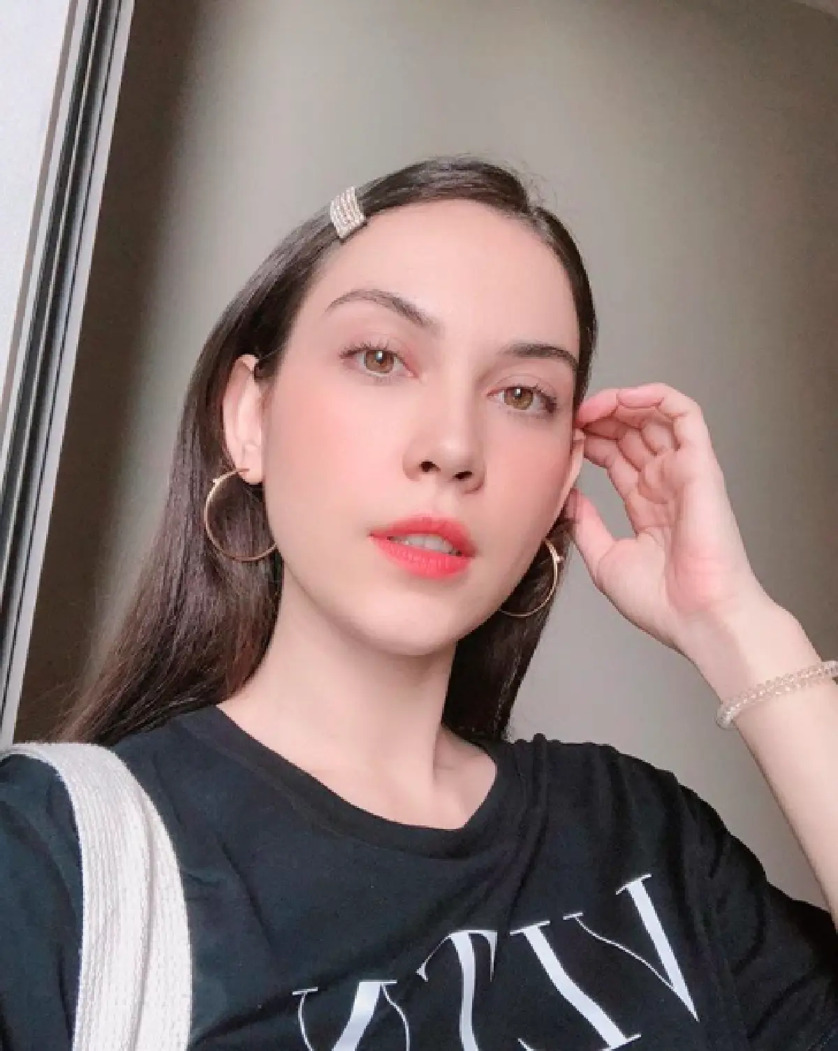 "สงกรานต์" โพสต์ภาพอวดแฟน "แมท" แต่ถูกชาวเน็ตคอมเมนต์ใส่ ไม่สวยเท่า "แอฟ