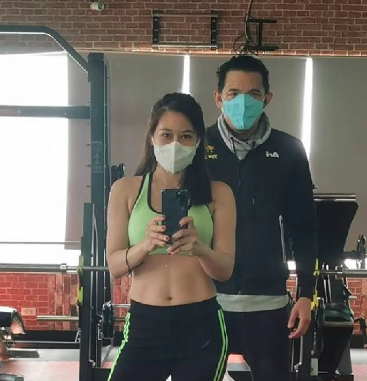 “ติ๊ก บิ๊กบราเธอร์“ โพสต์คิดถึงลูก-พร้อมคอมเมนต์รูปเก่าบอก “ศรราม” เอาใจกลับมา!