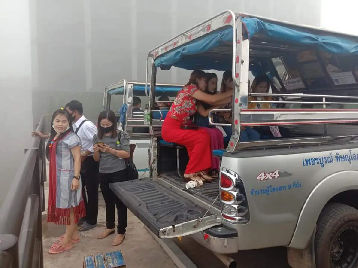 ผวากันทั้งจังหวัด!พบแรงงานเมียนมา 12 คันรถแห่เที่ยวบนเขาค้อ