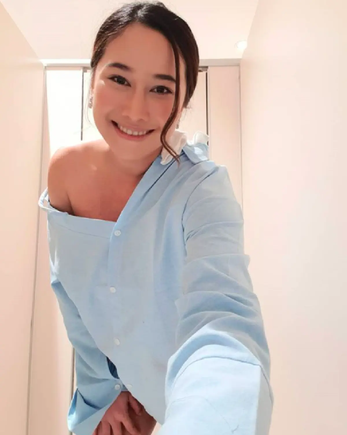 "ติ๊ก กนิษฐ์รินทร์” เผยเป็นหนี้เล่นพนันออนไลน์บาคาร่า ทำให้ชีวิตครอบครัวพังพินาศ 