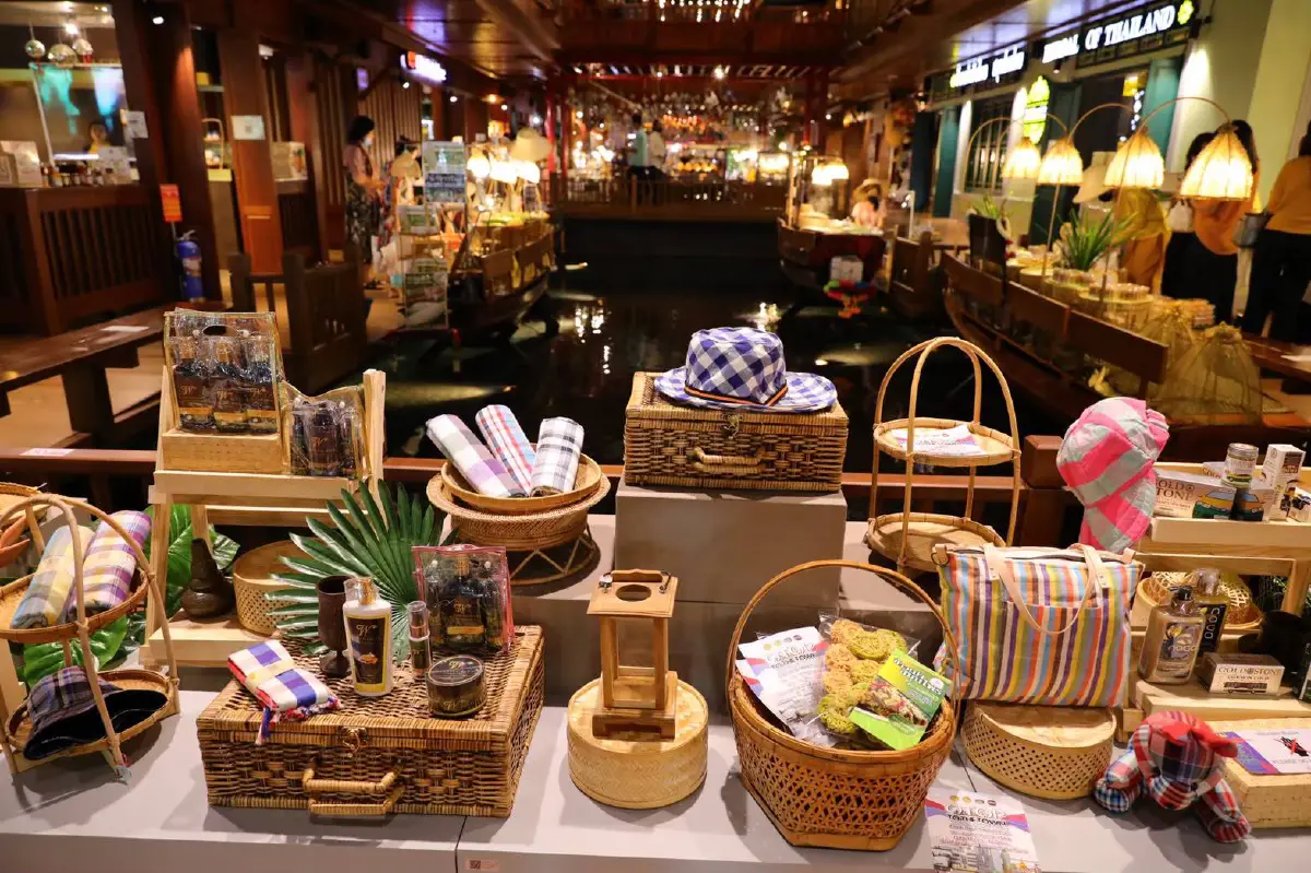 พช.ยกทัพสินค้าโอทอปทั่วไทยมาขายบนห้างดังใจกลางเมือง