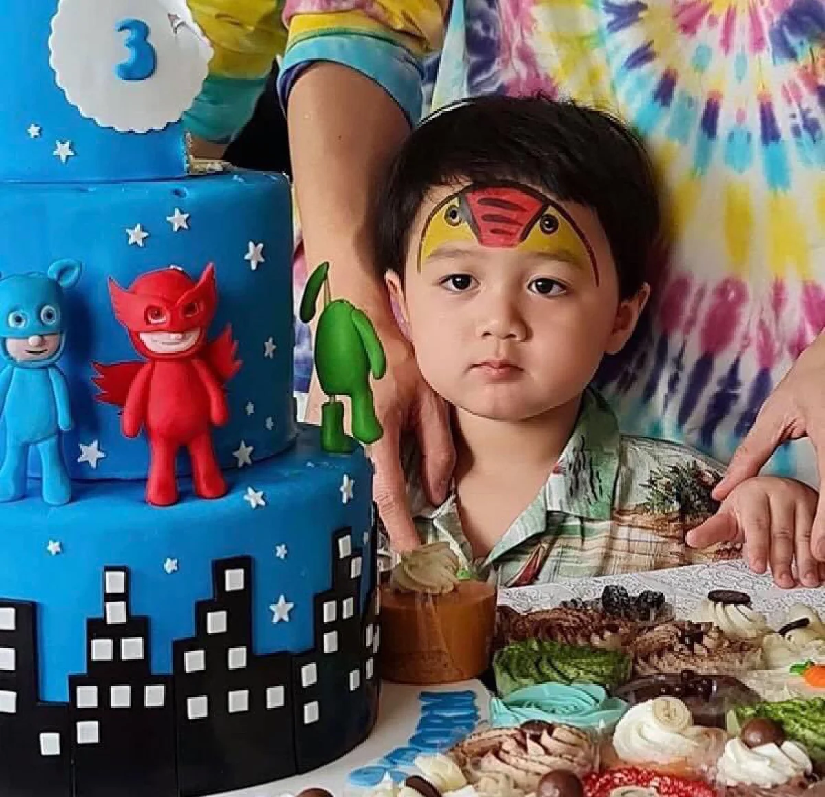 "แม่ชม-พ่อน็อต" จัดปาร์ตี้ฉลองวันเกิดให้ “น้องสายฟ้า-น้องพายุ” อายุครบ 3 ขวบอย่างอบอุ่น 