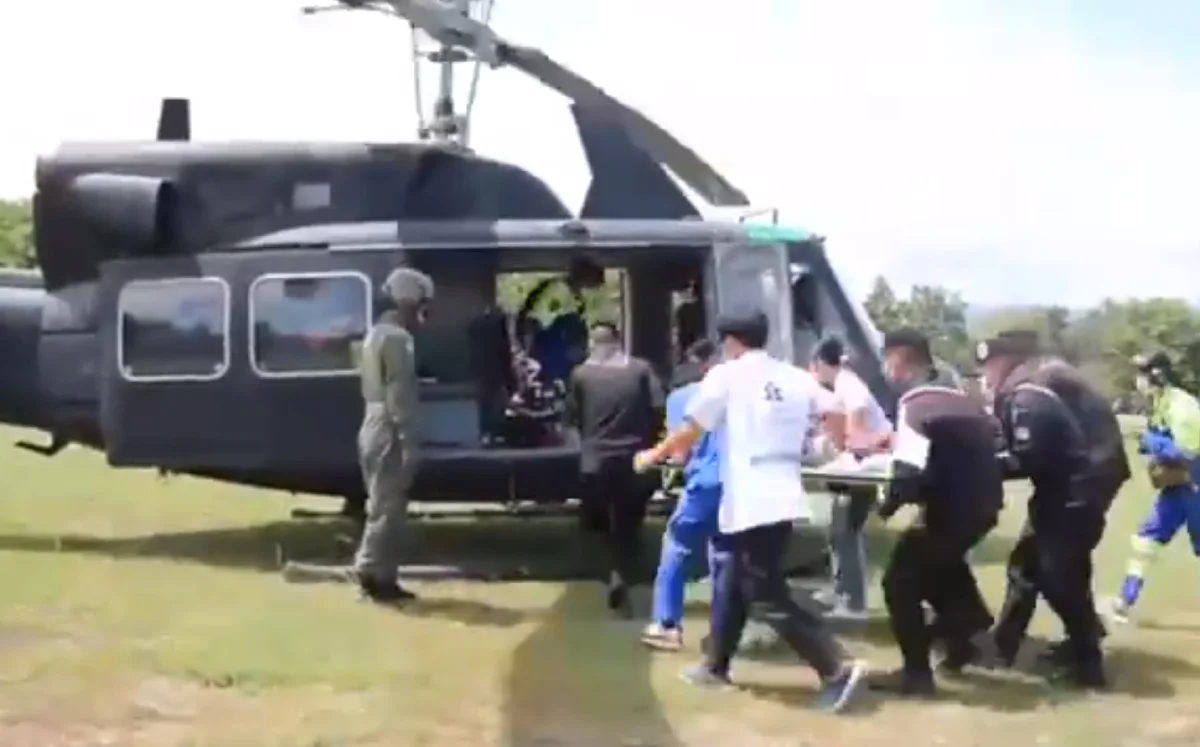 นาทีชีวิต! ทหารพราน 36 ช่วยลำเลียง "ผู้ป่วยเลือดคั่งในสมอง" ส่งต่อโรงพยาบาลด่วน