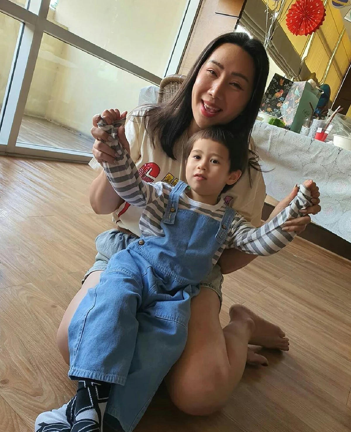 "แม่ชม-พ่อน็อต" จัดปาร์ตี้ฉลองวันเกิดให้ “น้องสายฟ้า-น้องพายุ” อายุครบ 3 ขวบอย่างอบอุ่น 