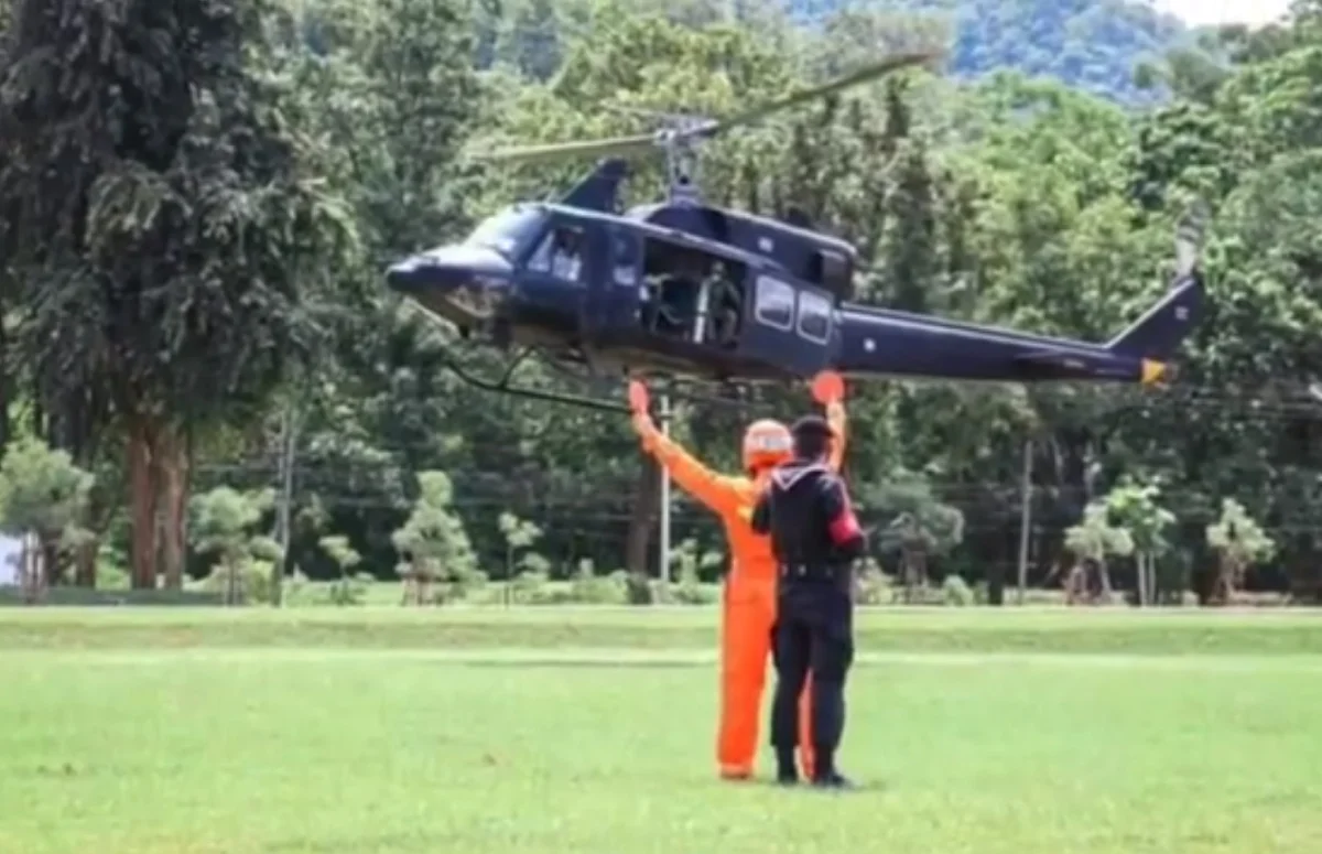 นาทีชีวิต! ทหารพราน 36 ช่วยลำเลียง "ผู้ป่วยเลือดคั่งในสมอง" ส่งต่อโรงพยาบาลด่วน