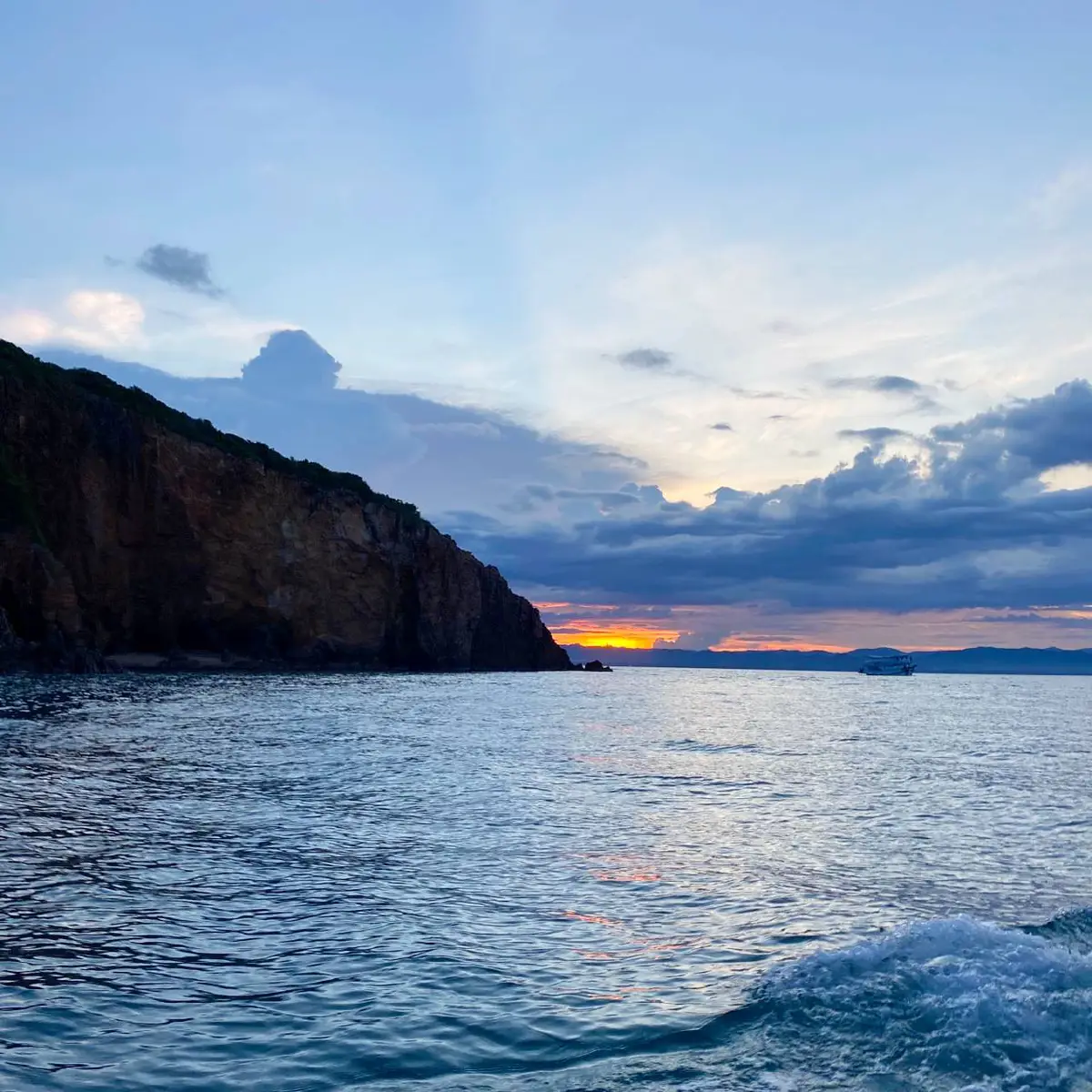 คิดถึง...อ้อมกอดธรรมชาติ เกาะทะลุ ประจวบคีรีขันธ์