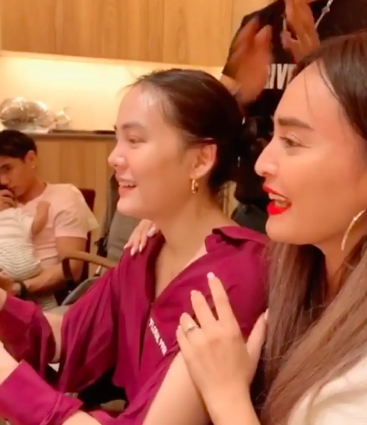 "แก๊งนางฟ้า" รวมตัวดินเนอร์ จัดฉลองวันเกิดอายุ 39 ปีให้ "เจนี่" ล่วงหน้า