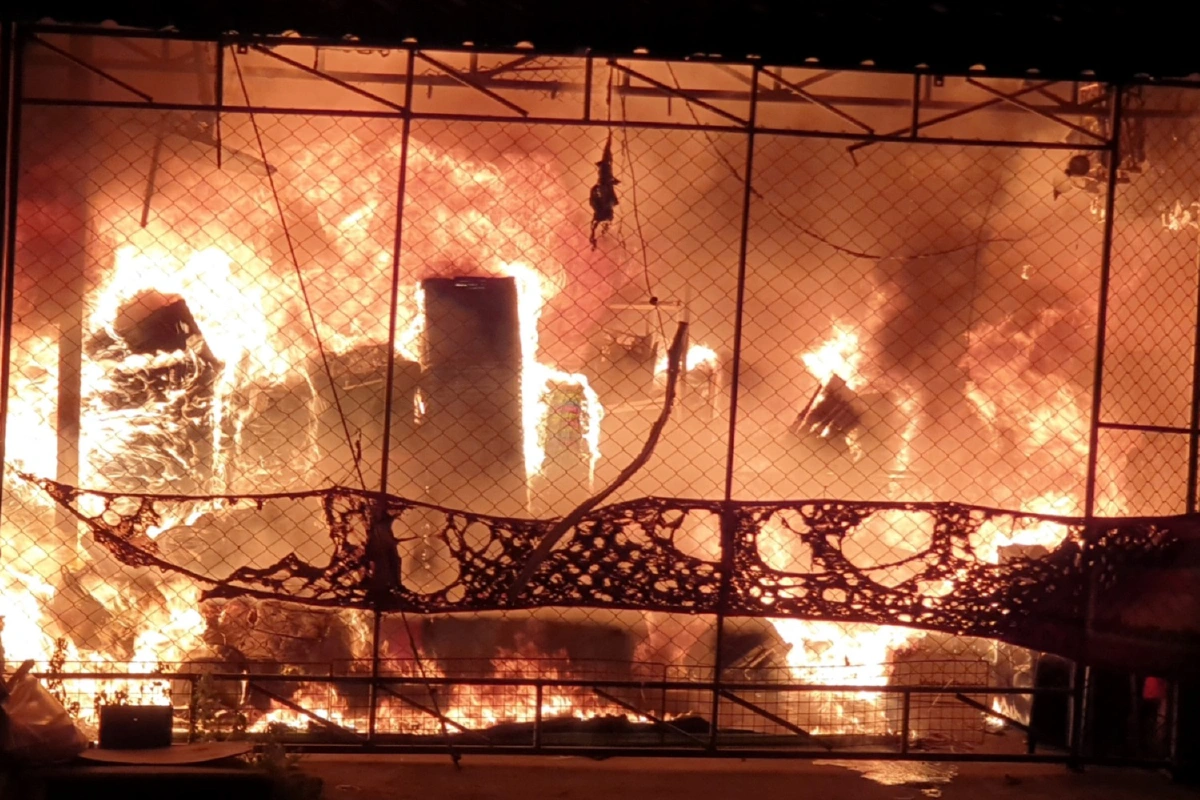 ไฟไหม้!กลางเมืองประจวบฯ เสียหายราว60ล้านบาท