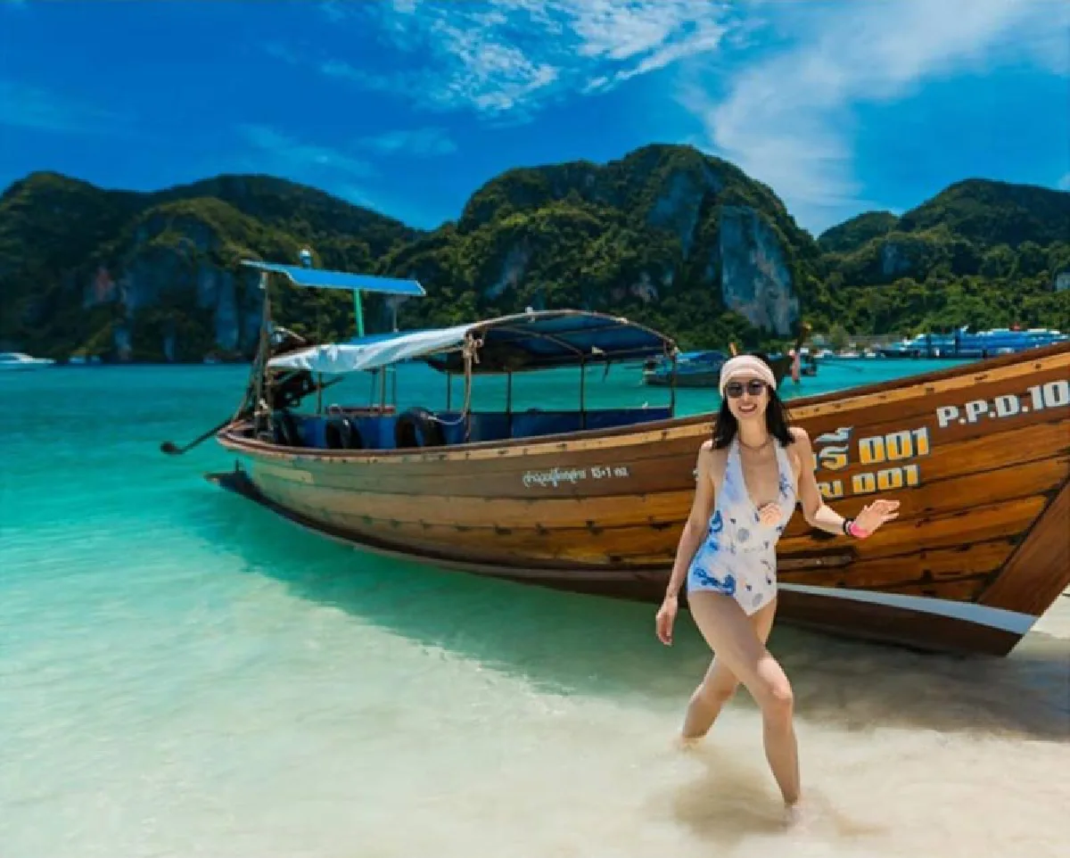 แซ่บมากแม่! คริส หอวัง อวดอึ๋มกระแทกตา..กับภาพขึ้นจากทะเลสุดหวิว