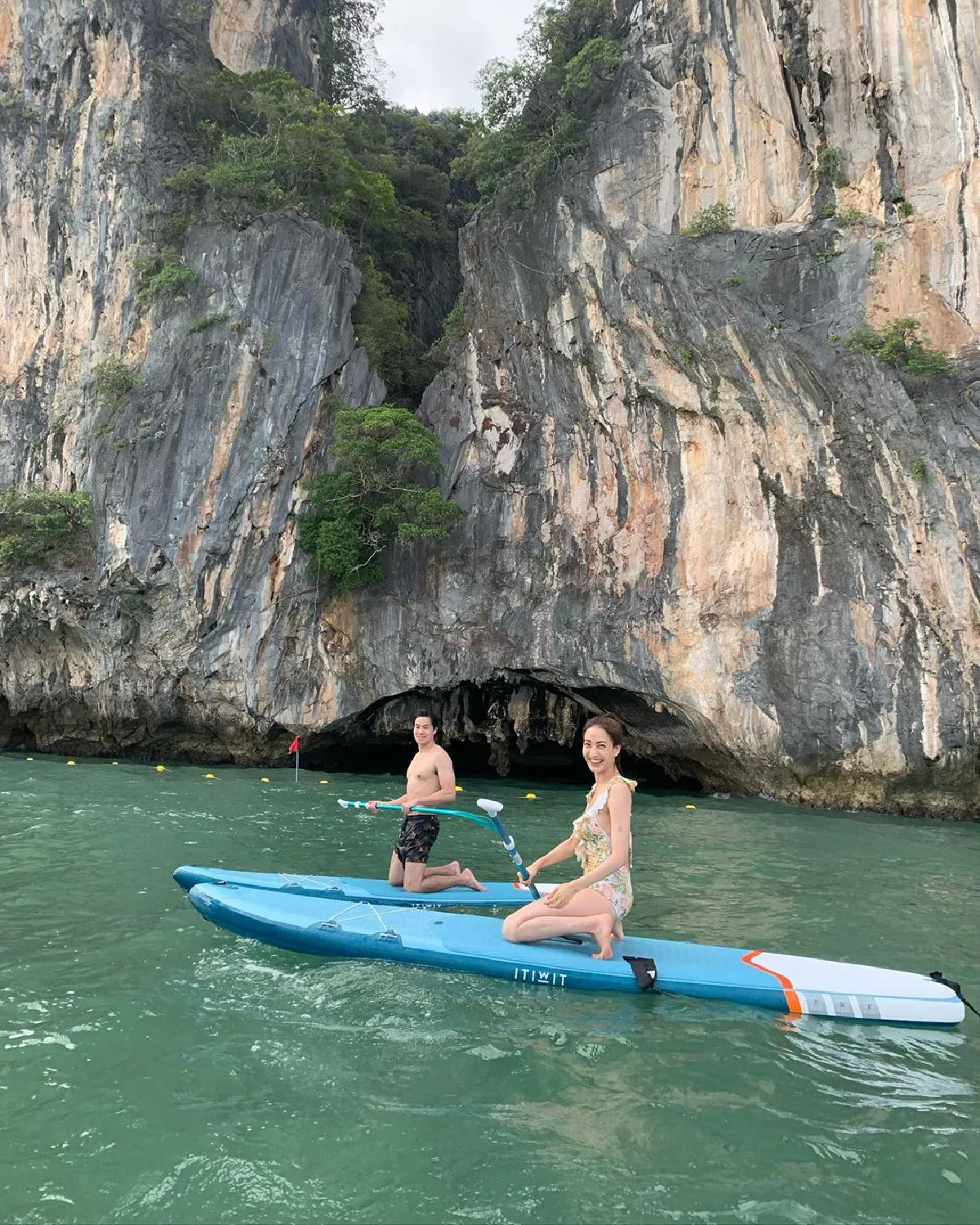 แต้ว ณฐพร เจอดราม่าแต่งตัวโป๊! เป็นถึงนางเอกเบอร์ต้นลงภาพไม่ปิดท่อนล่าง