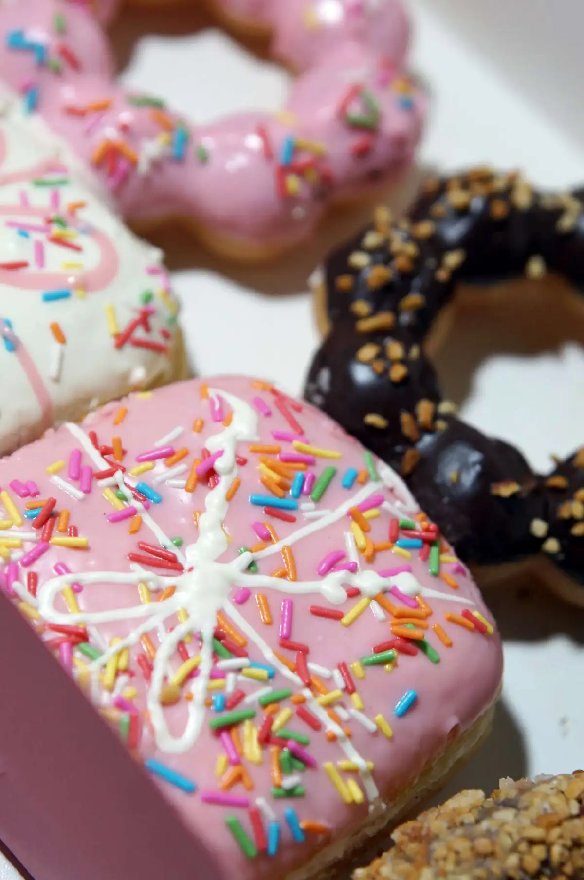 แกะกล่องลุ้นความอร่อยกับ ‘มิสเตอร์ โดนัท กล่องสุ่ม โชคดี’