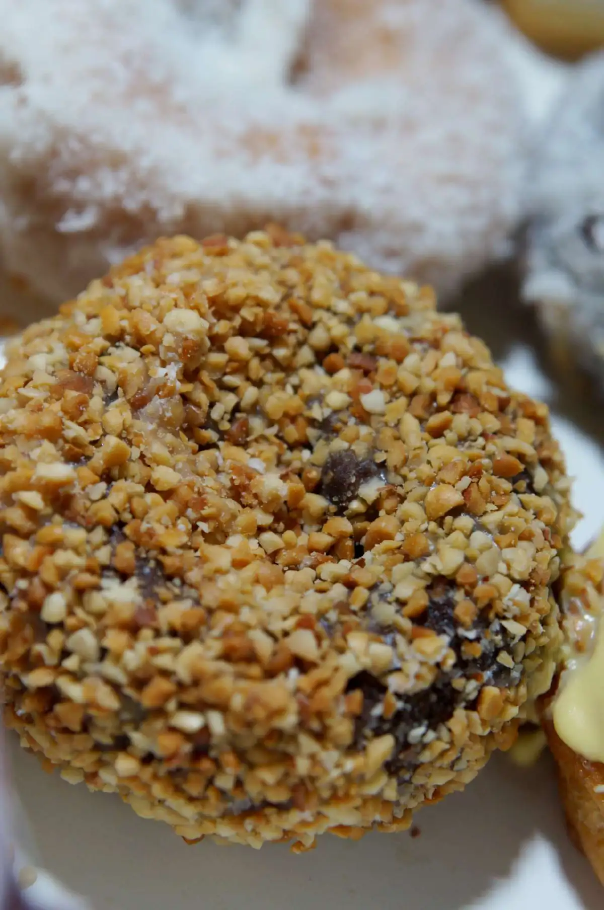 แกะกล่องลุ้นความอร่อยกับ ‘มิสเตอร์ โดนัท กล่องสุ่ม โชคดี’