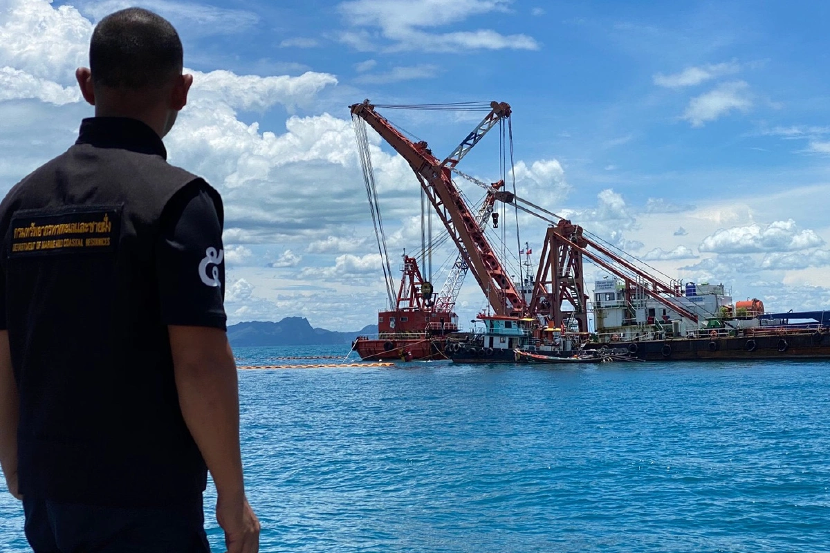 กู้เรือเฟอร์รี่คืบคาดขึ้นฝั่ง15ก.ย.63 สุราษฎร์ฯห่วงปัญหาน้ำมันรั่ว-ขยะ