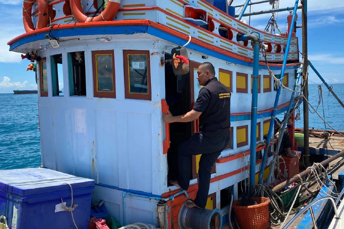 กู้เรือเฟอร์รี่คืบคาดขึ้นฝั่ง15ก.ย.63 สุราษฎร์ฯห่วงปัญหาน้ำมันรั่ว-ขยะ