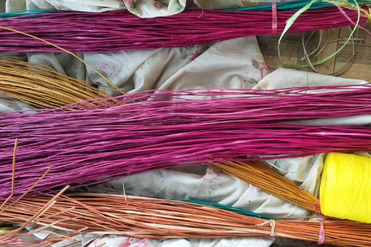 สู้วิกฤตเศรษฐกิจ ! คุณยายวัย73ทอเสื่อกกขายสร้างรายได้เลี้ยงตัวเอง