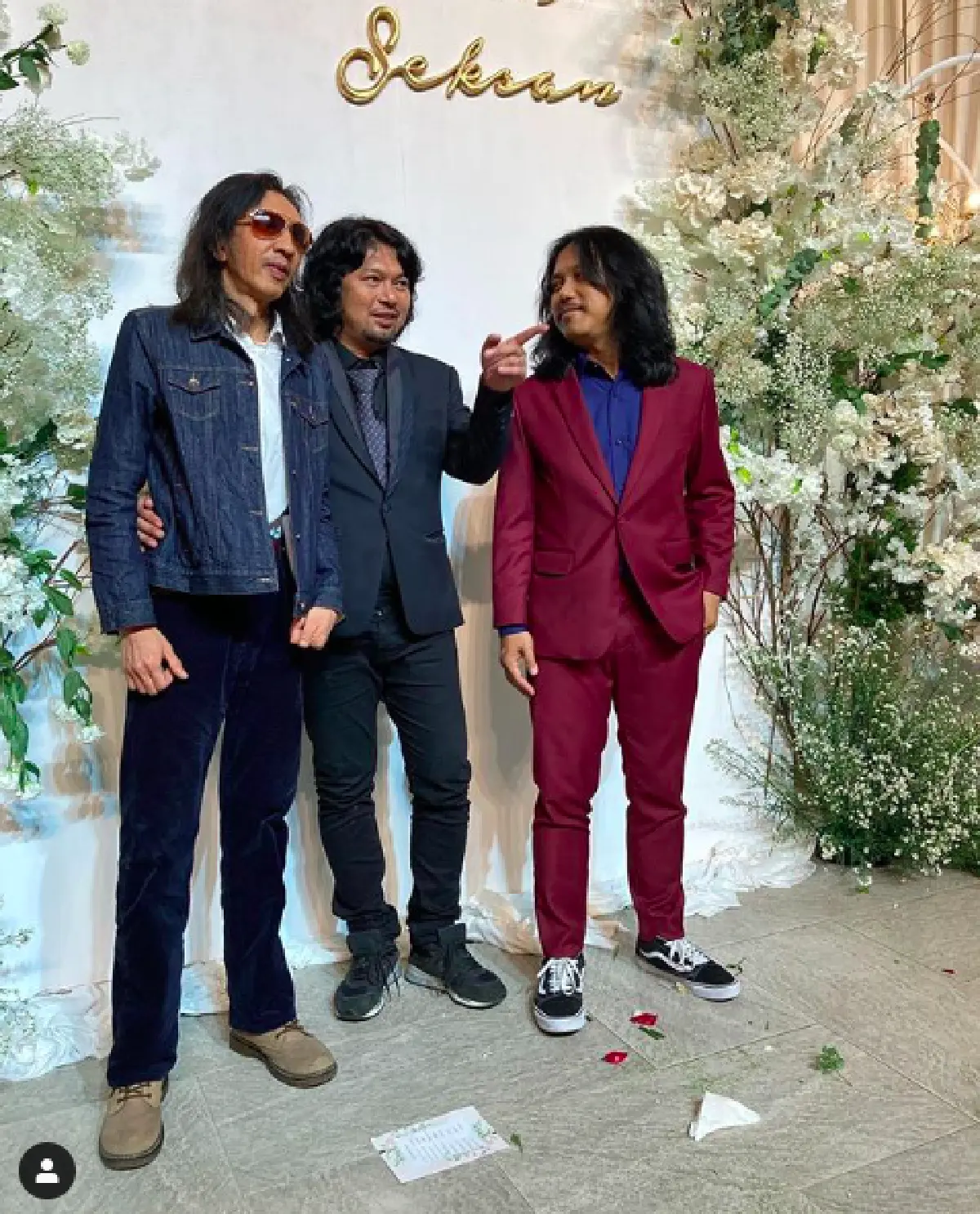 เก็บตกบรรยากาศงานแต่ง "เสก-กานต์" เรียบง่าย อบอุ่น และมีความสุข