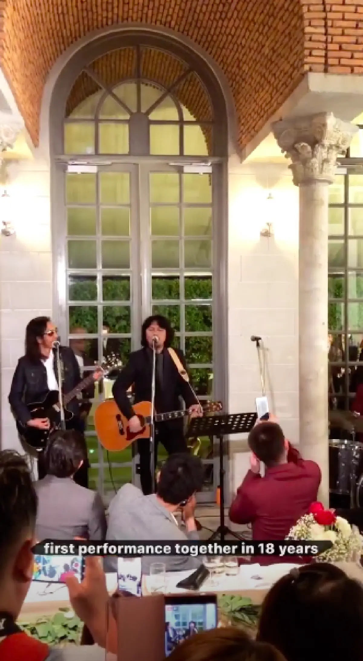 เก็บตกบรรยากาศงานแต่ง "เสก-กานต์" เรียบง่าย อบอุ่น และมีความสุข