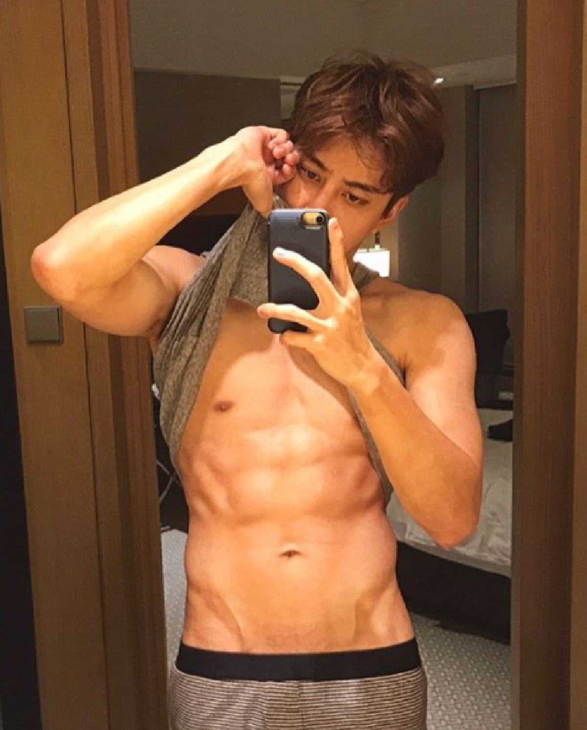 ซาร่า ตั้งทนายสู้ ไมค์ พิรัชต์ หลังยื่นขอปกครองบุตรร่วม ลั่นไม่อยากให้ใครพรากลูกไป