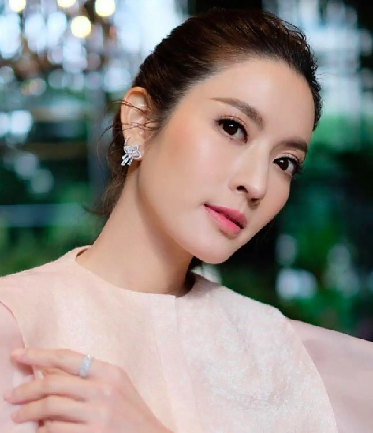 "แอฟ ทักษอร" ขึ้นแท่นพิธีกรใหม่แทน "ม้า อรนภา" ในรายการ #3แซ่บ