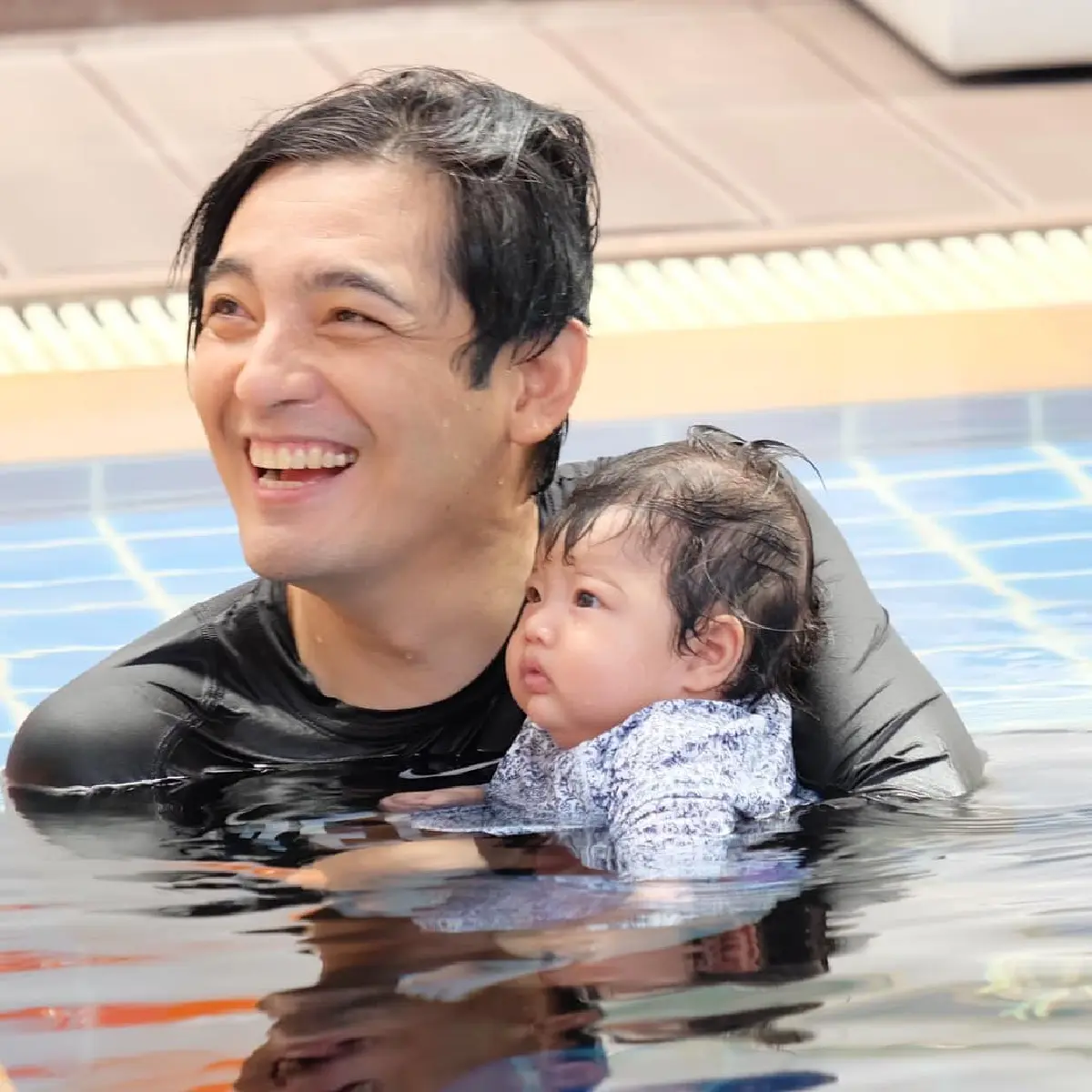 ศรราม อุ้มลูกสาว น้องวีจิ กอดแนบอก บอกเราสองพ่อลูกจะสู้ไปด้วยกัน