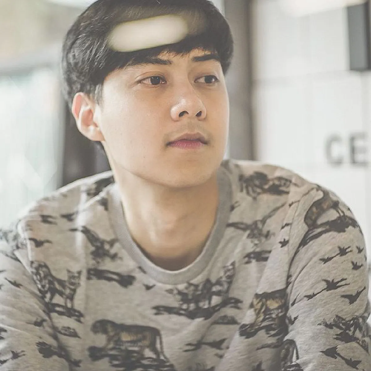 ต้น อาชว์ โสดเสน่ห์แรงกับแคปชั่น "การวิ่งตามใครสักคนมันไม่ใช่ความรัก.."