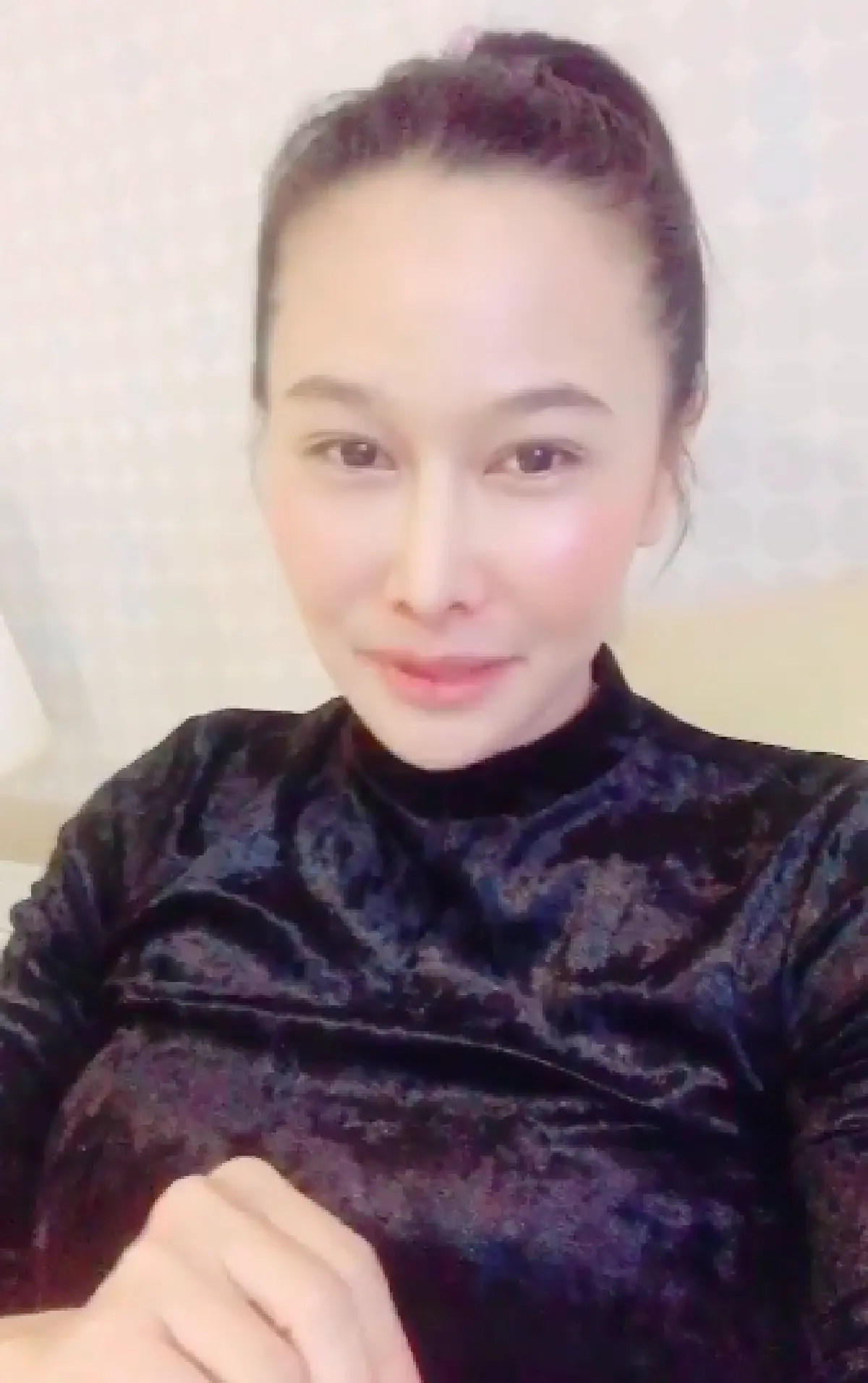  ภาพเก่าเล่าใหม่!? ชาวเน็ตจับสังเกต “ติ๊ก บิ๊กบราเธอร์” ลงรูปข้าวเมื่อ 2 ปีก่อนที่ “ศรราม” เป็นคนทำให้ 